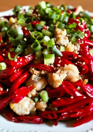 辣子鶏（ラーズージー；鶏肉・唐辛子炒め）-レシピのメイン写真