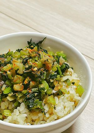 カブの皮、茎、葉で作るピリ辛菜飯-レシピのメイン写真