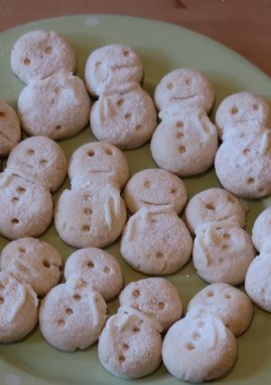 米粉で作る、雪だるまクッキー-レシピのメイン写真
