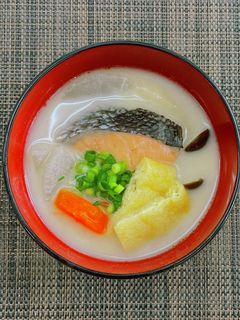 秋鮭と油あげの粕汁-レシピのメイン写真