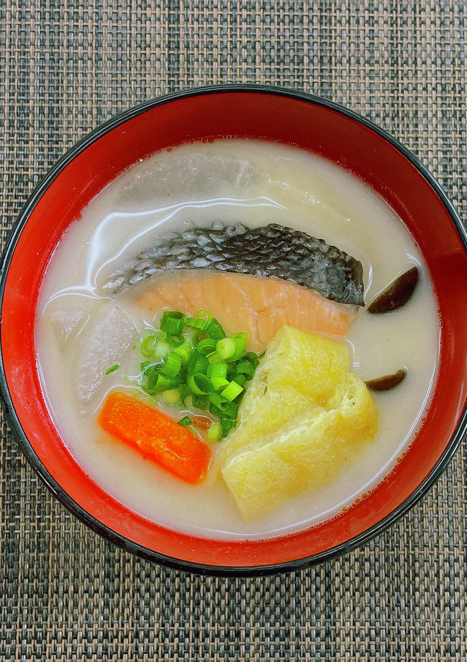 秋鮭と油あげの粕汁-レシピのメイン写真