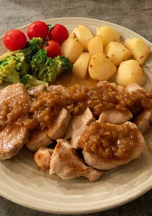 豚肩ロースソテーのオニオンソースがけ-レシピのメイン写真