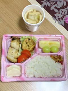 使い捨て容器に詰める差し入れ弁当…夜1-レシピのメイン写真