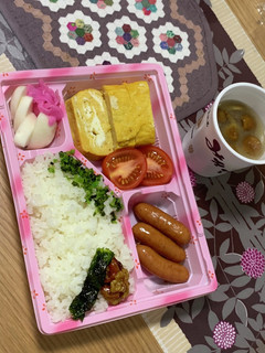 使い捨て容器に詰める差し入れ弁当…朝1-レシピのメイン写真