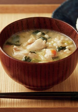 もち麦と鶏肉のお夜食みそ汁-レシピのメイン写真