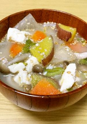 秋がいい味出してる豚汁-レシピのメイン写真