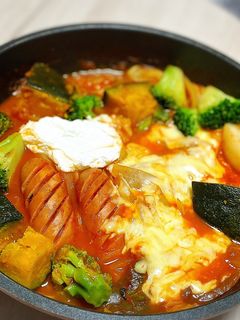 野菜たっぷりトマトチーズ鍋-レシピのメイン写真