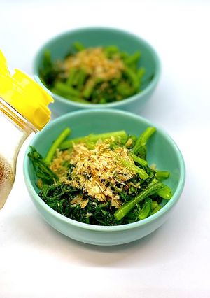 春菊に鰹節とポン酢をかけるだけ!-レシピのメイン写真