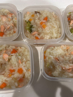 離乳食後期 鮭とキノコの炊き込みご飯-レシピのメイン写真