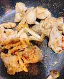 鶏モモとしめじの粒マスタードマヨ炒め