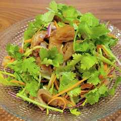 รูปของ 鯛のエスニックサラダ