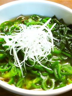温かい蕎麦「ピーマン蕎麦」 発酵玉葱-レシピのメイン写真
