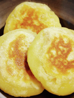 離乳食中期~焼き芋でさつまいもおやき-レシピのメイン写真