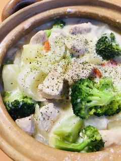 鶏肉とブロッコリー●根菜シチュー鍋-レシピのメイン写真