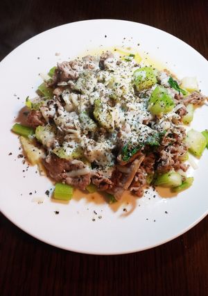 豚肉とセロリのレモンハーブバター炒め-レシピのメイン写真