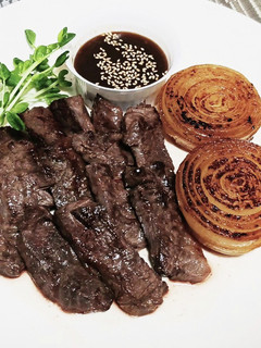 超簡単!味噌だれ焼肉と玉ねぎのだし煮!!-レシピのメイン写真