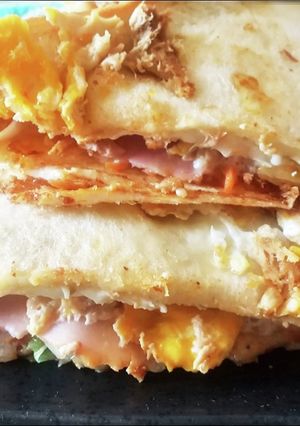 ホットプレートでツナハムEホットサンド-レシピのメイン写真