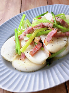 簡単♪丸ごとかぶとベーコンの焼きサラダ-レシピのメイン写真