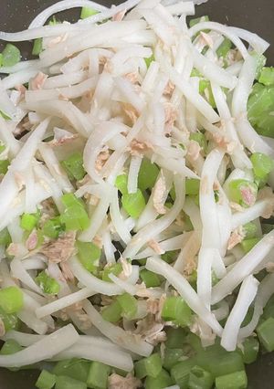 大根の皮と葉のツナ炒め-レシピのメイン写真