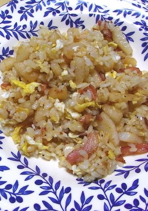 長いもとベーコンのチャーハン-レシピのメイン写真