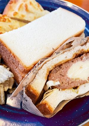 レシピ投稿祭チーズinハンバーグサンド-レシピのメイン写真