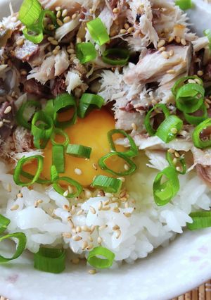 朝食に♪焼き魚ほぐし身のっけ卵かけご飯-レシピのメイン写真