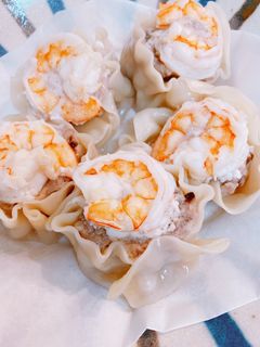 ジュワッと肉汁☆海老のせ焼売♪-レシピのメイン写真