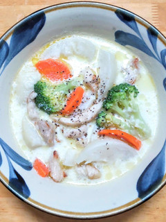 鶏肉と蕪とブロッコリーのミルクスープ-レシピのメイン写真
