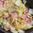 白菜とベーコンの炒め物