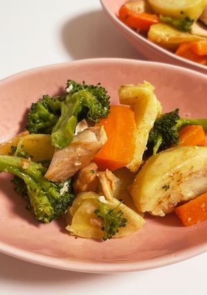 鮭と野菜の塩麹バター炒め-レシピのメイン写真