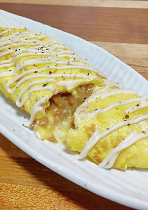 瓶の鶏そぼろで簡単！納豆そぼろオムレツ！-レシピのメイン写真
