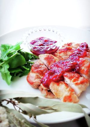 チキンソテーベリーソースがけ-レシピのメイン写真