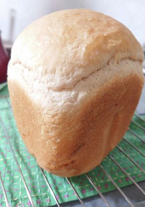 ホームベーカリーで全粒粉入り早焼き食パン-レシピのメイン写真