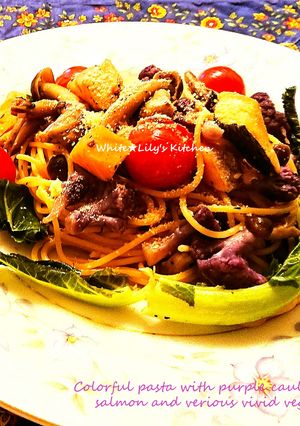 紫カリフラワーとサーモンの具沢山パスタ-レシピのメイン写真