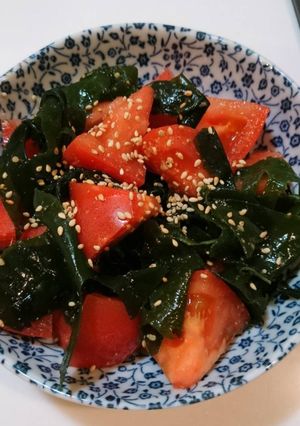 簡単！美味♪トマトとわかめの生姜ごま和え-レシピのメイン写真