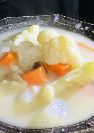 かぶとカリフラワーの野菜いっぱいシチュー-レシピのメイン写真