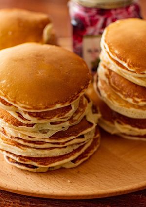 小麦粉で超簡単!ふわっふわパンケーキ🥞🍓-レシピのメイン写真