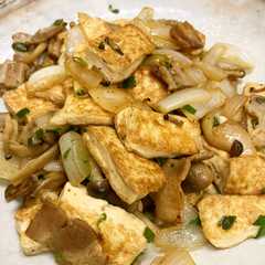 รูปของ 豆腐とベーコンのポン酢炒め