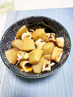 ヤリイカと里芋の煮付け-レシピのメイン写真