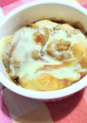 カレーリメイク☆焼きカレーパン-レシピのメイン写真
