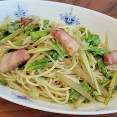 รูปของ セロリとベーコンのオイルパスタ