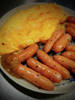 ソーセージ&エッグ❨(@≧↺≦@)❩wノ-レシピのメイン写真