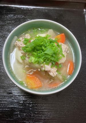 たまには簡単材料で豚汁-レシピのメイン写真