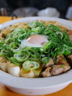 鶏とネギだけ!すき焼き風「鍋焼きうどん」-レシピのメイン写真