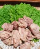鶏照りをサンチュで巻いて食べよう