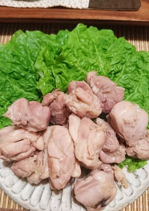 鶏照りをサンチュで巻いて食べよう-レシピのメイン写真