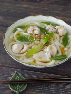 鶏ももとねぎで簡単! 鶏ネギ塩うどん-レシピのメイン写真