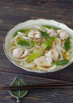 鶏ももとねぎで簡単! 鶏ネギ塩うどん-レシピのメイン写真