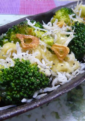 焼きブロッコリーのカルシウムサラダ-レシピのメイン写真