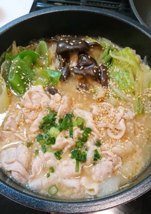 簡単！激ウマ！豚バラ白菜とんこつ醤油鍋♪-レシピのメイン写真
